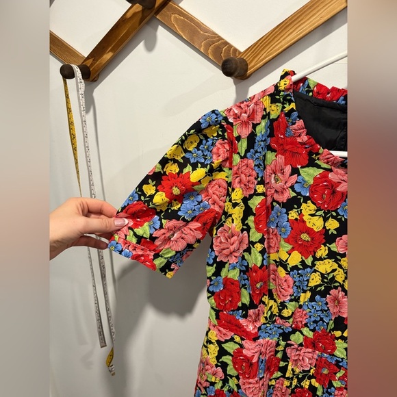 NWOT- BISCUIT FLORAL DRESS - Size M - Picture 3 of 8